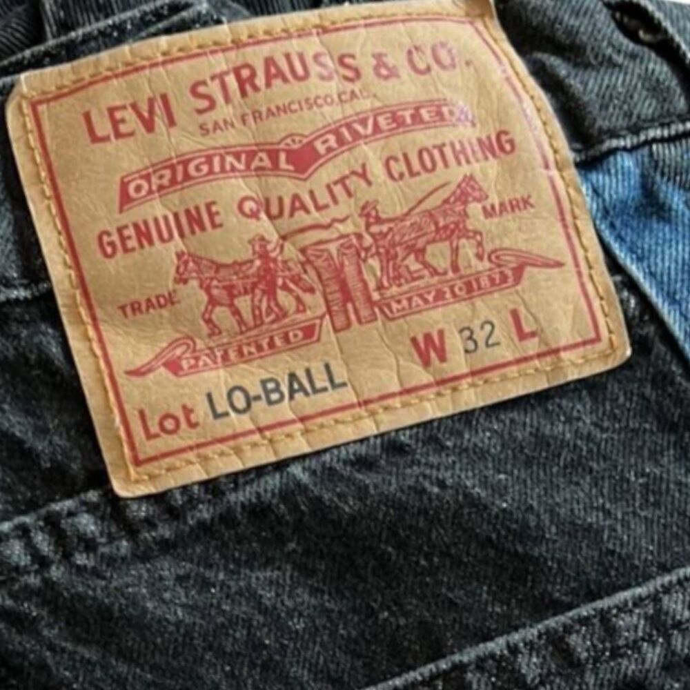 Levi's Y2K Custom Distressed Cutoff Shorts Blue Logo Side Panel Upcycled Sz W32 - Picture 5 of 5